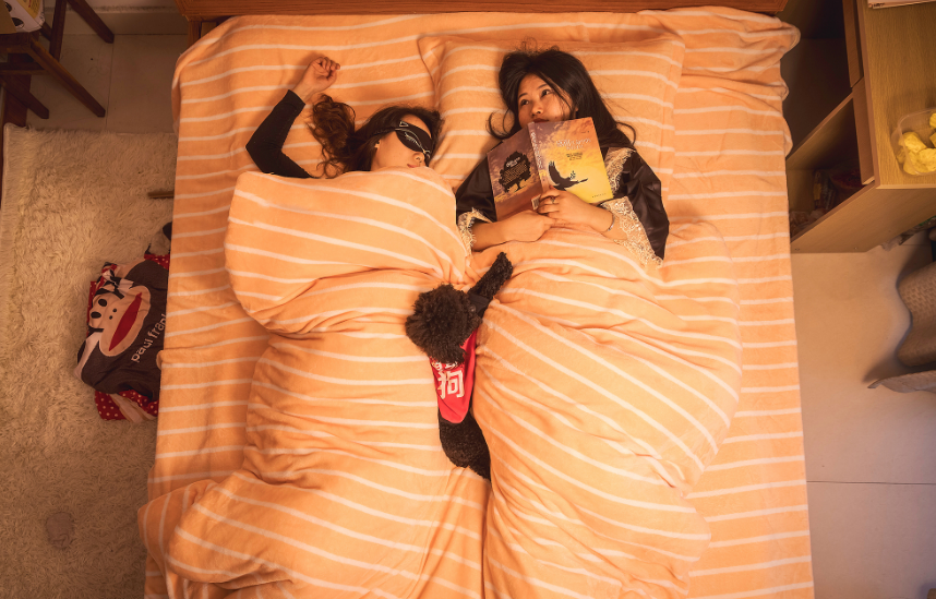 "共享经济"是与非?充电宝后又来了篮球和美女的半张床