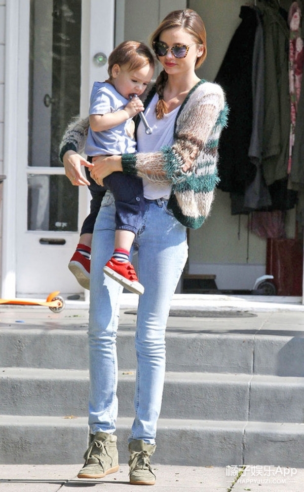 盘点新晋明星辣妈颜正腿长身材棒当了妈才是人生赢家啊