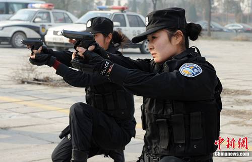 特警穿的99式作训服