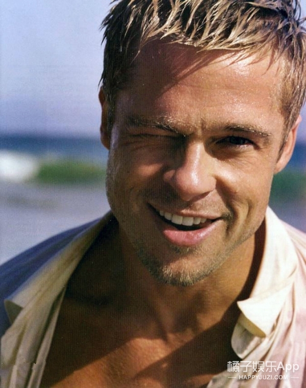 53岁男神颜值逆龄20岁,布莱德彼特告诉你瘦才是硬道理!