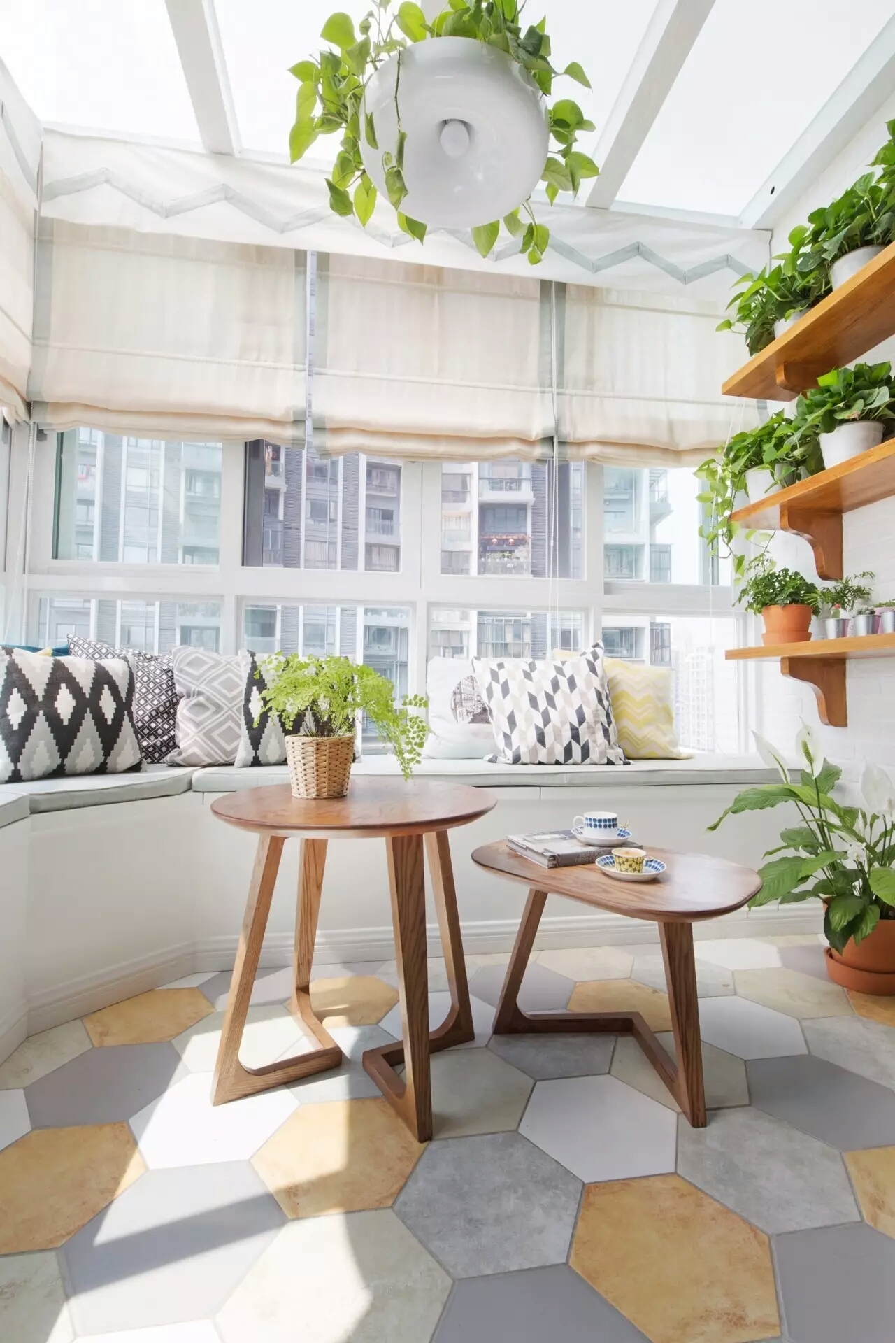 131㎡现代北欧卧室的休闲阳台好惬意