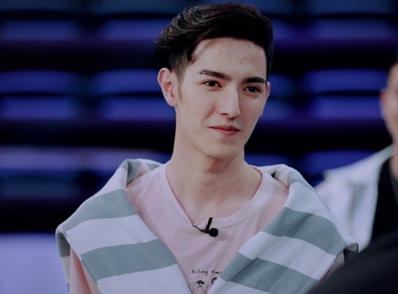 打开凤凰视频,参与更多精彩热评