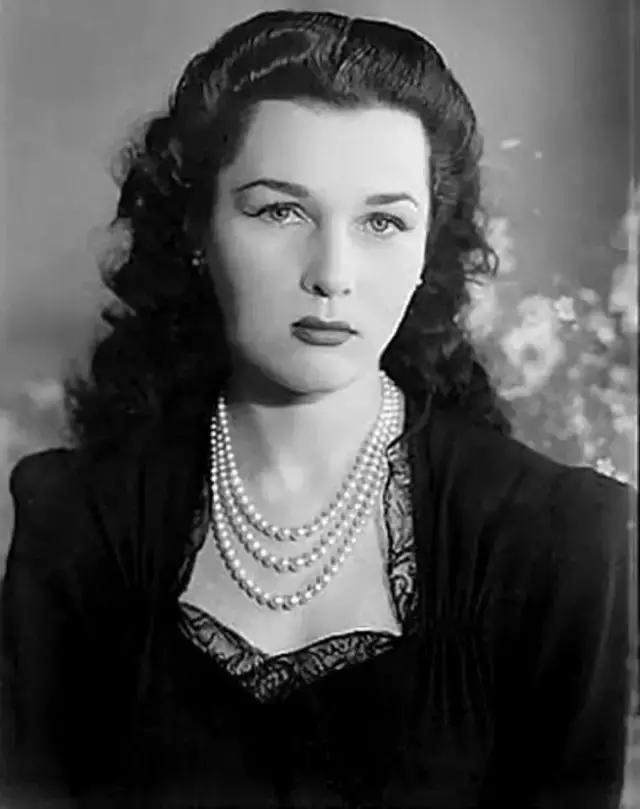 伊朗末代王室那些年不带头巾的女人们