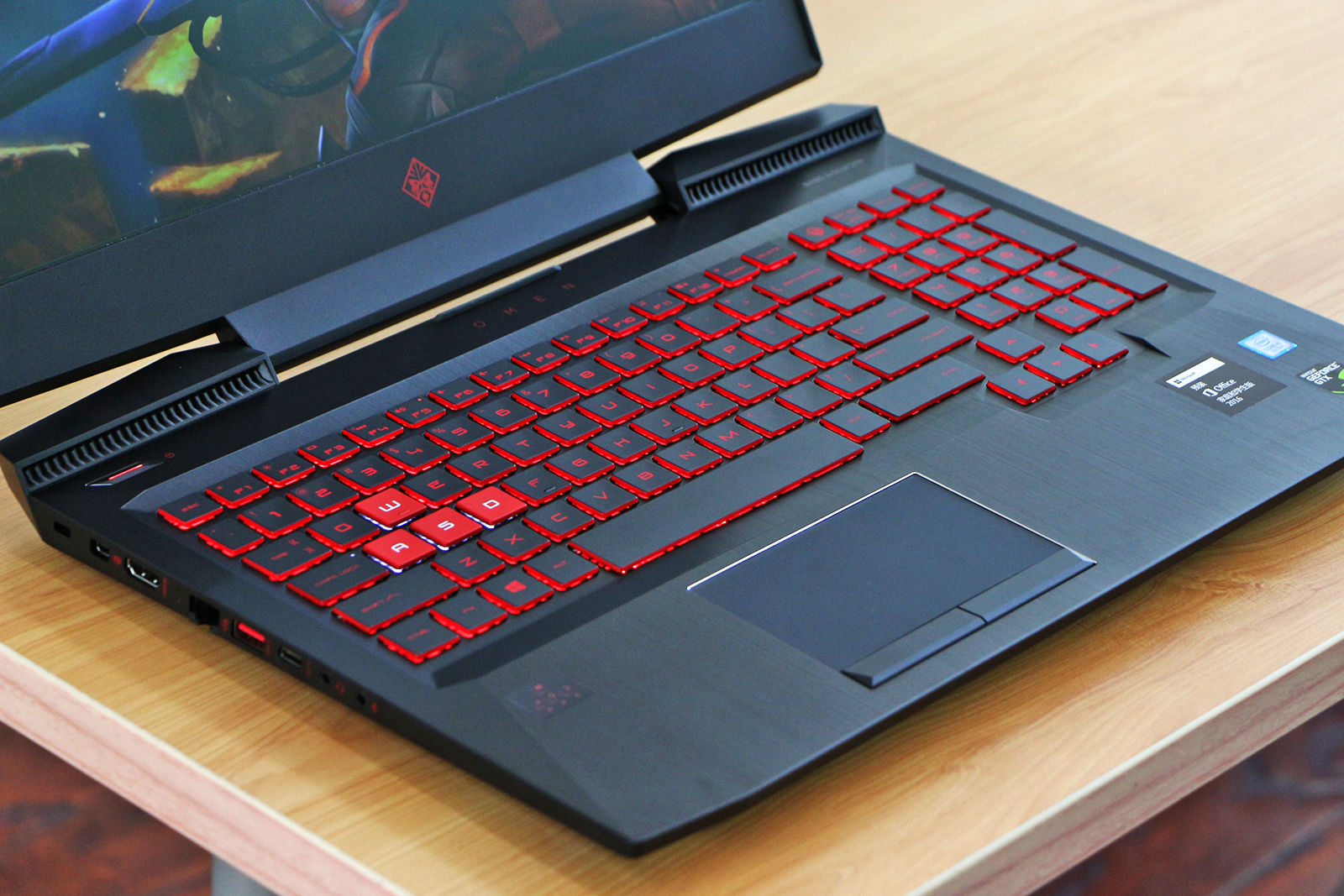 惠普暗影精灵 iii 代评测:带来了全新模具,也更强调游戏本属性