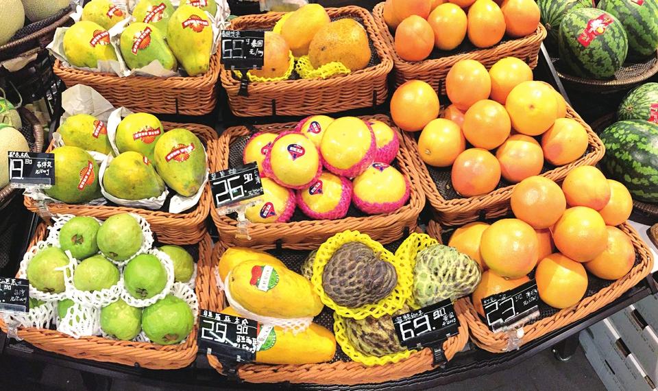 专家提醒:乱贴标签现象确实存在,买进口水果最好到正规超市   市妹