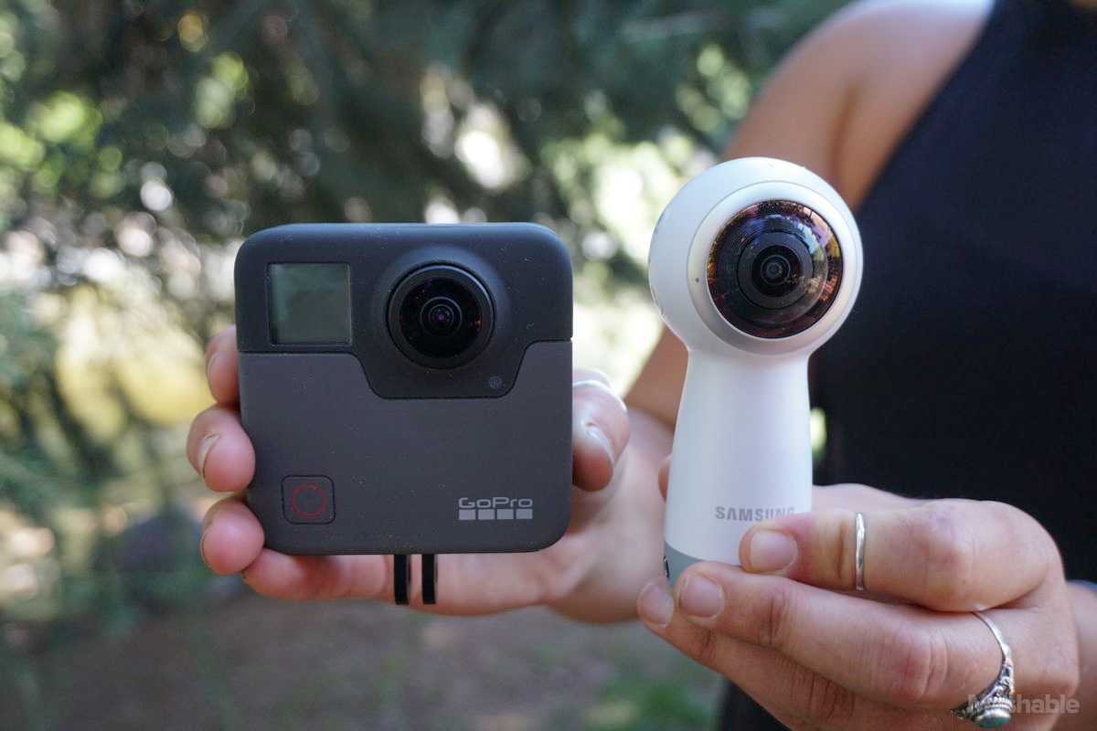 它们把 fusion 做小,是为了让拍摄者能像普通 gopro 一样使用它.