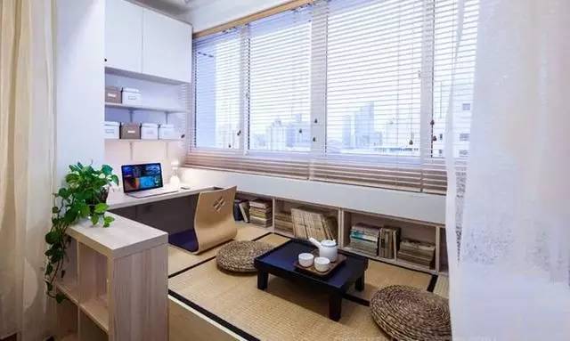 原来阳台才是适合改成书房的地方!