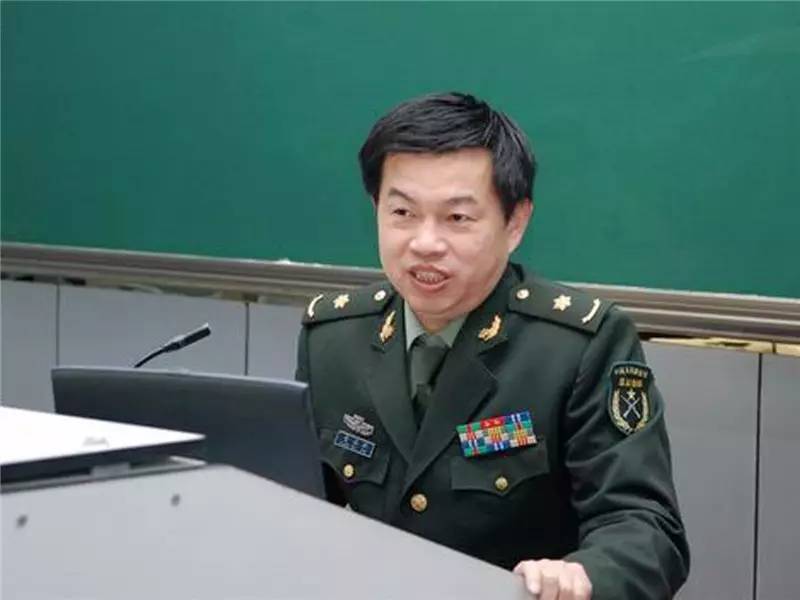 陆军勤务学院新任政委图片