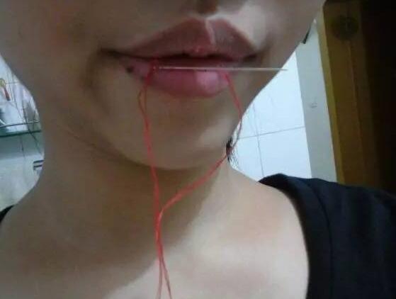 这样的脑洞太恐怖学生竟用针线在皮肤上刺绣