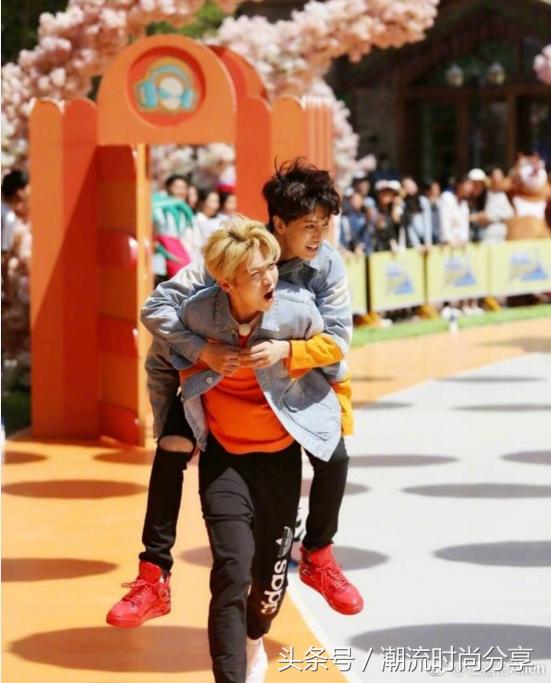 看看《奔跑吧》最新一期跑男们都穿什么鞋 鹿晗 陈赫 邓超 迪丽热巴