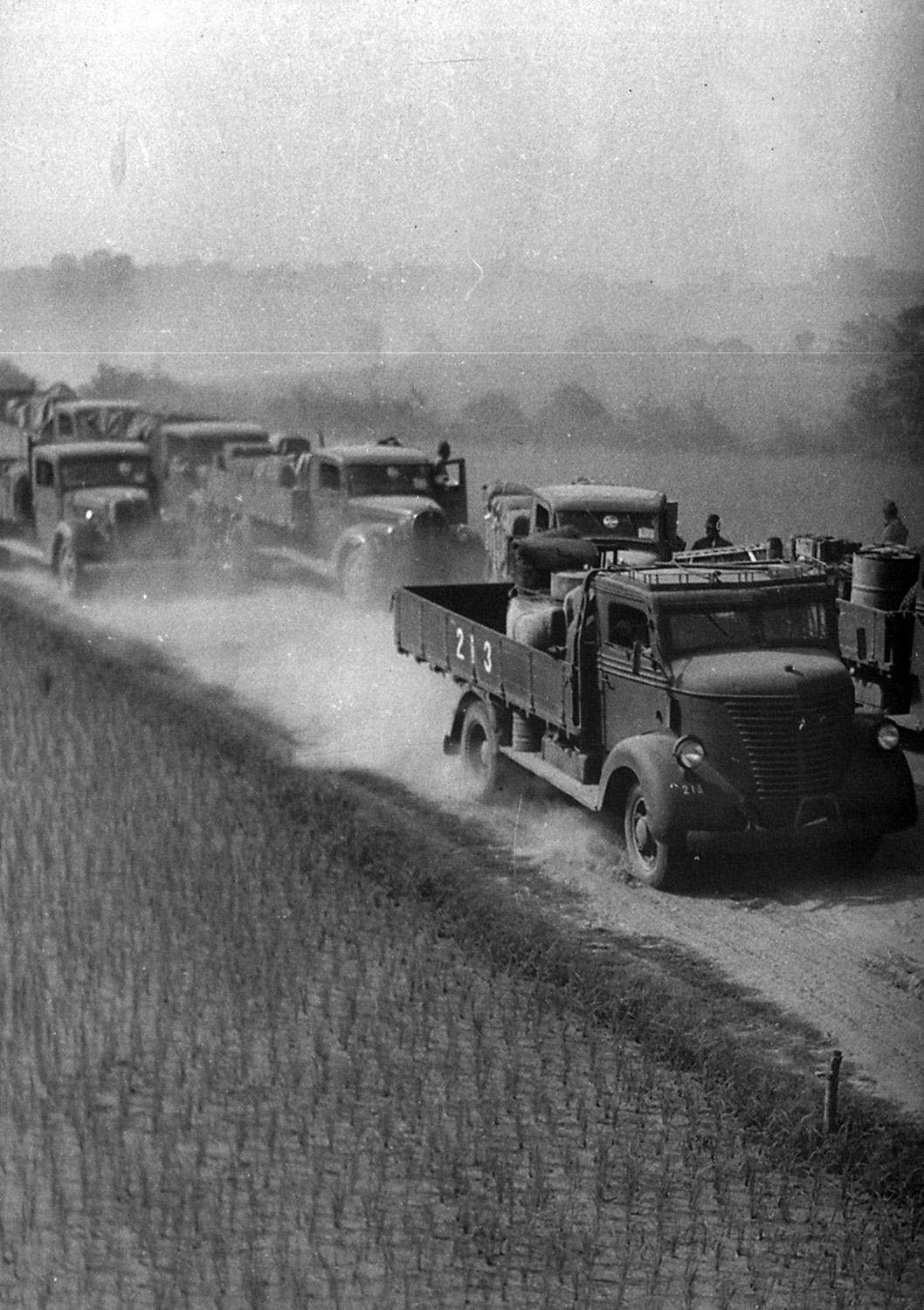 日本二战军用卡车图片