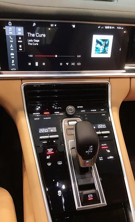 宝石蓝乞丐版保时捷帕拉梅拉,为了早点提车选装30万,帅气逼人