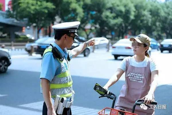 北京:機動車不禮讓行人罰200記