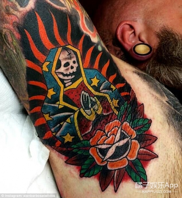 每个腋下纹身都有一部血泪史