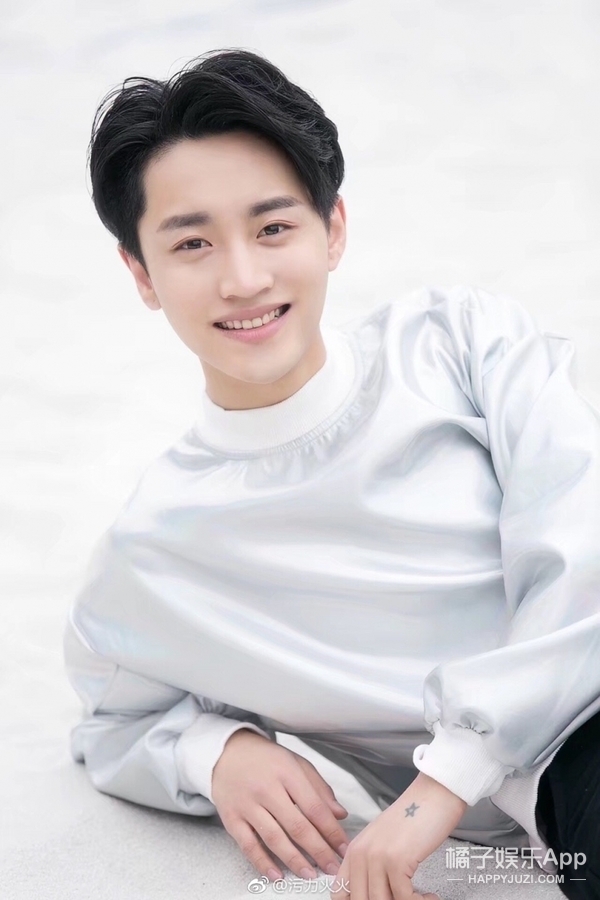 女生修图夸张看完这些男生的未修图想告他们诈骗