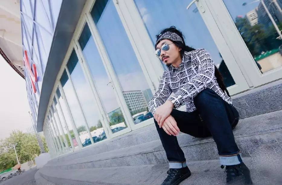 臧鸿飞:怒怼汪峰的摇滚圈纪律委员