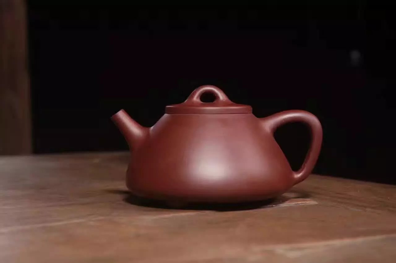 "石瓢"最早称为"石铫","铫"在《辞海》中释为"吊子,一种有柄,有流的小