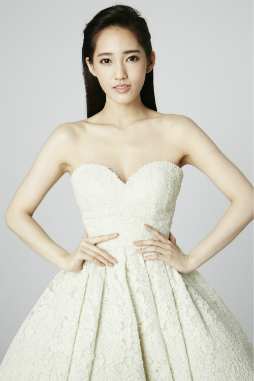 有网友扒出王棠云原名其实叫王予柔,还指出她就是当时李宗瑞性侵案的