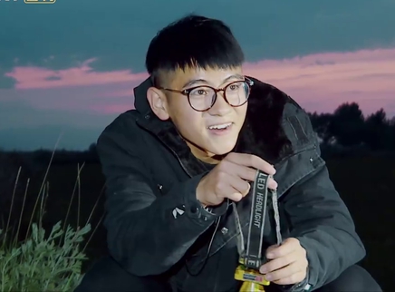 心疼爷爷们 高肖男深夜畅聊感悟挣钱不易