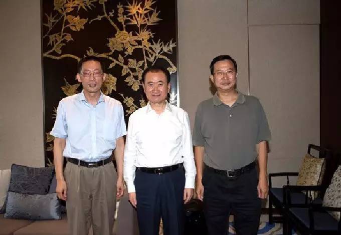 作者简介:饶毅,北大生命科学学院前院长,北京生命科学研究所资深丫靠