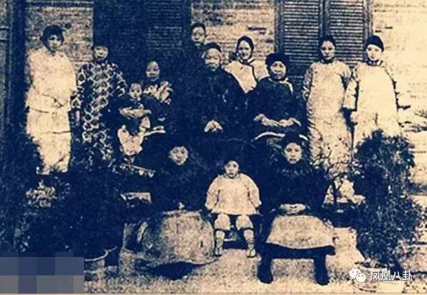 康有为的二夫人梁随觉,于1903年生下了康家的六女康同复.