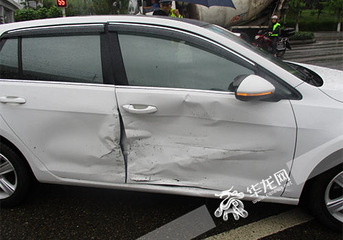 挂临牌不怕被监控抓拍?他闯了红灯结果损失2万多