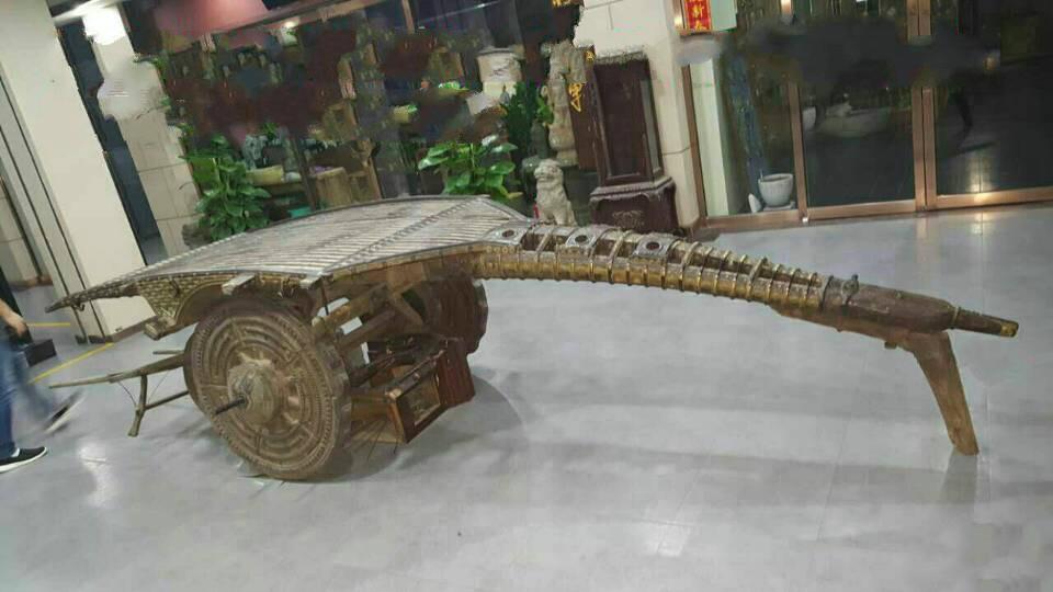 藏友收藏一辆单辕车,据说是皇家战车,专家看了都连连称赞