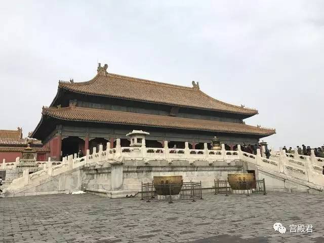 皇帝的家装理念:为什么故宫乾清宫的门口要放两个金亭子呢?__凤凰网