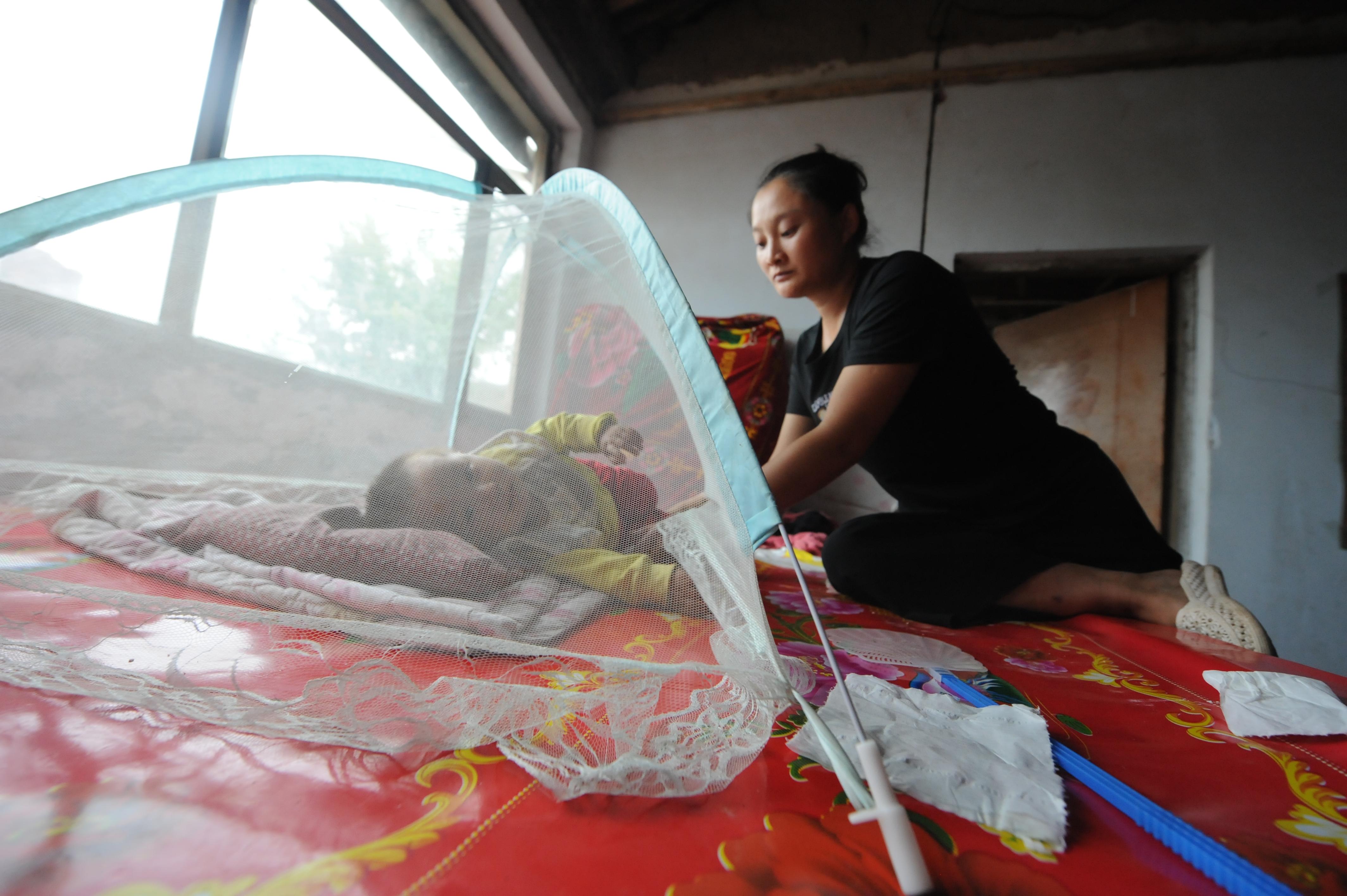 因纠纷男子存放殡仪馆23天不下葬 6岁女儿哭求家人埋掉爸爸