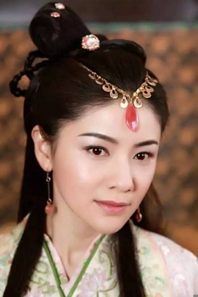 胡可少女时期美翻了 被曝男生争着追她抢破头(图)