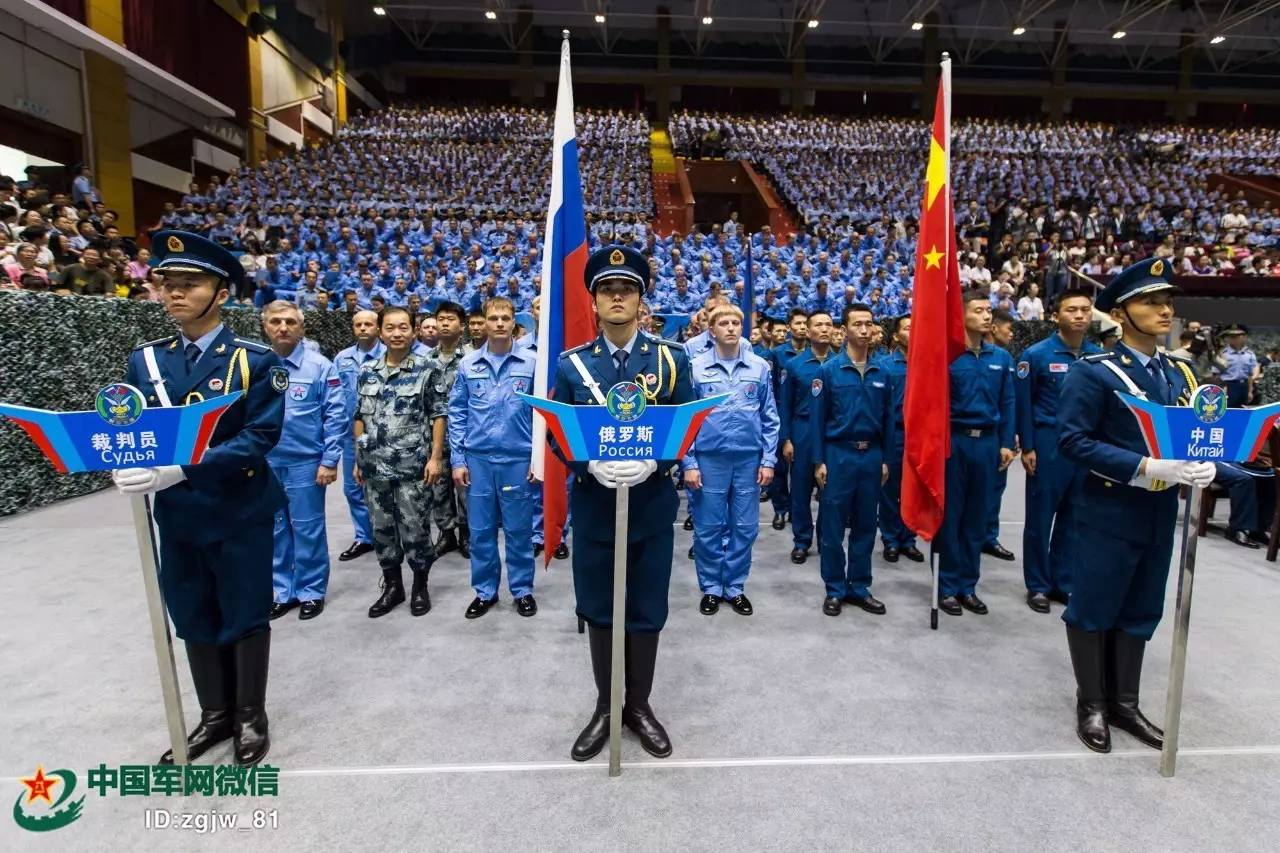 楊盼 攝中國空軍副司令員張建平中將致辭.