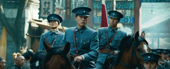 拒绝鲜肉标签青年演员如何扛起建军大旗