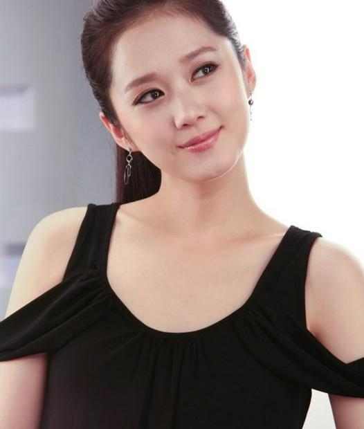 她红遍中国半边天长相酷似赵丽颖因一句戏言落魄成十八线女星