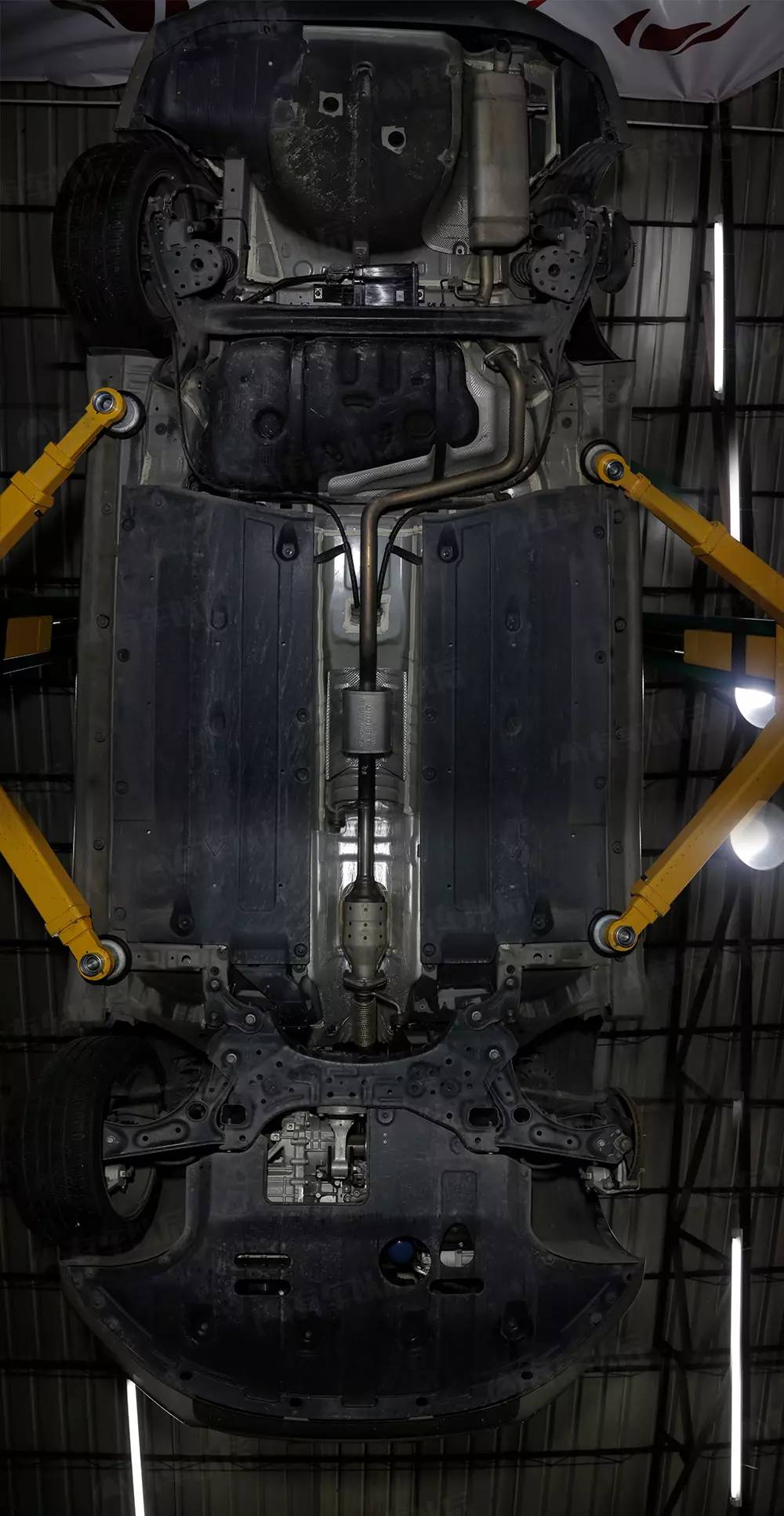 【实测】15万内最nb的韩系轿车,底盘会比国产车好吗?