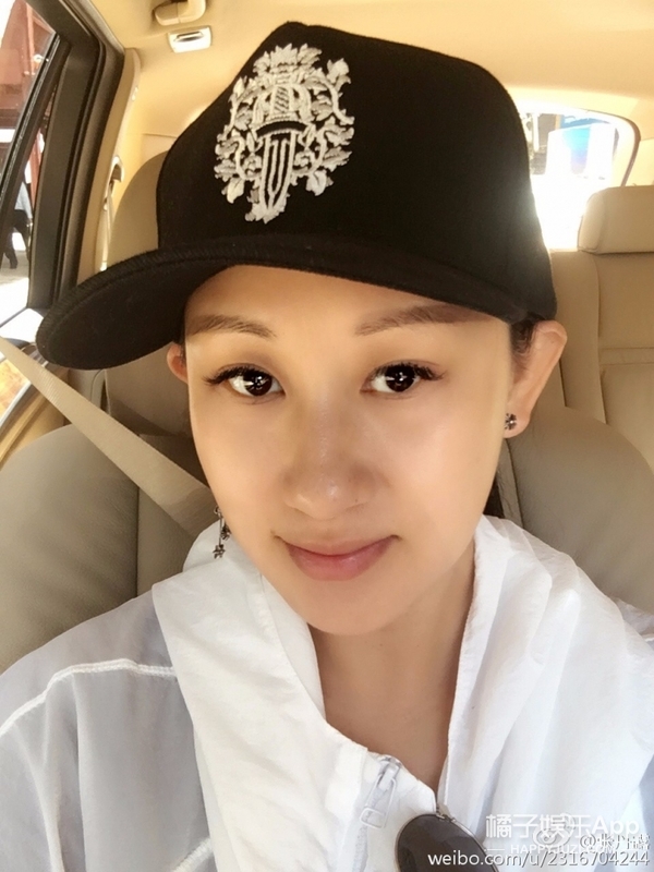 还记得《东北一家人》里的牛小玲吗?她现在长这样