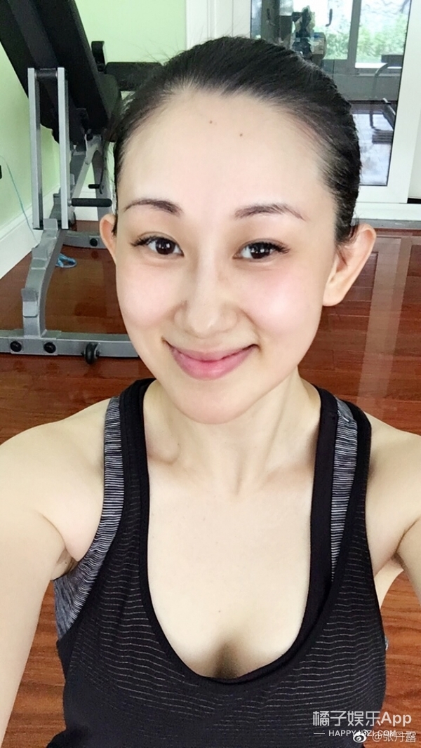 还记得《东北一家人》里的牛小玲吗?她现在长这样