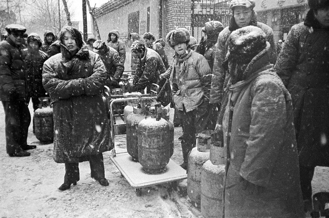 实拍美国摄影师眼中的中国80年代,原来我们的形象一直是这样的