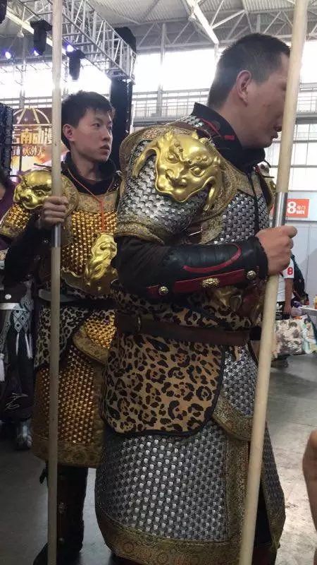 年少万兜鍪 凤凰网