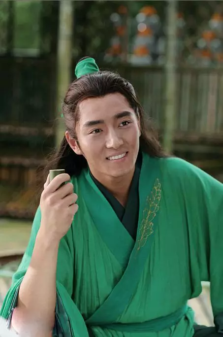 画面虽然模糊不清晰,但依旧被李东学帅了一脸.