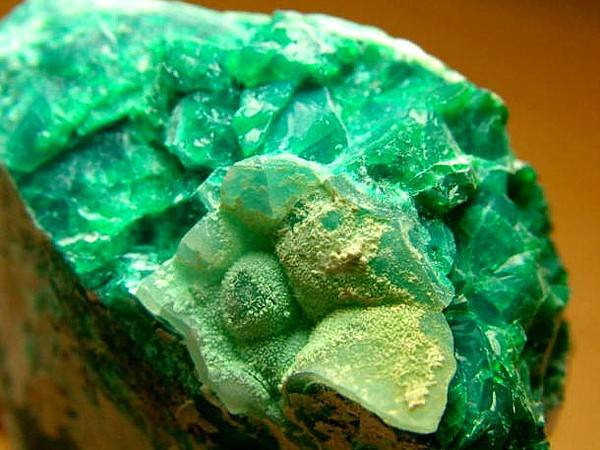 绿色石头种类图片矿石图片