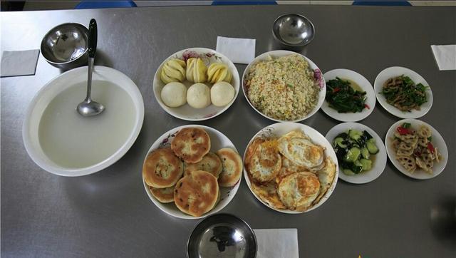 看看人民解放军的日常饮食 一日三餐都吃了什么 有些竟莫名戳中泪点
