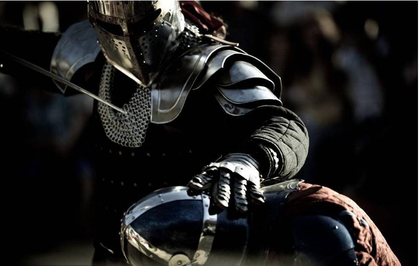 保护教会及发誓"除强扶弱",此时,任何不认同将获得骑士身分的侍从的人