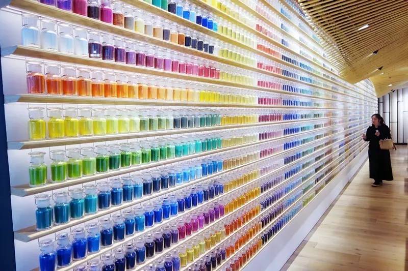 东京这家处女座商店,用4200种颜料治好了全世界的强迫症!