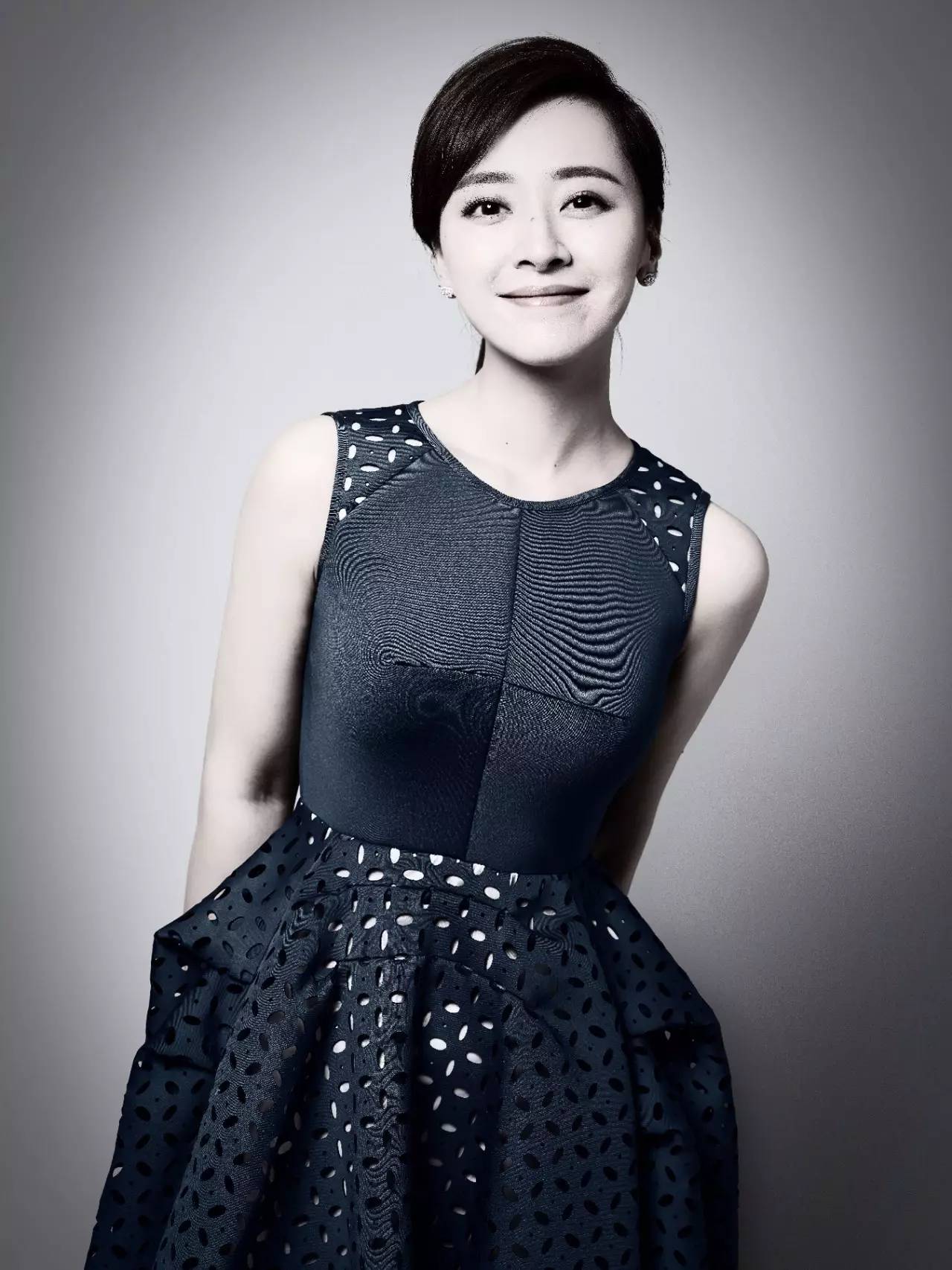 她是女版吴晓波因美貌被质疑董明珠在她面前哭这位108