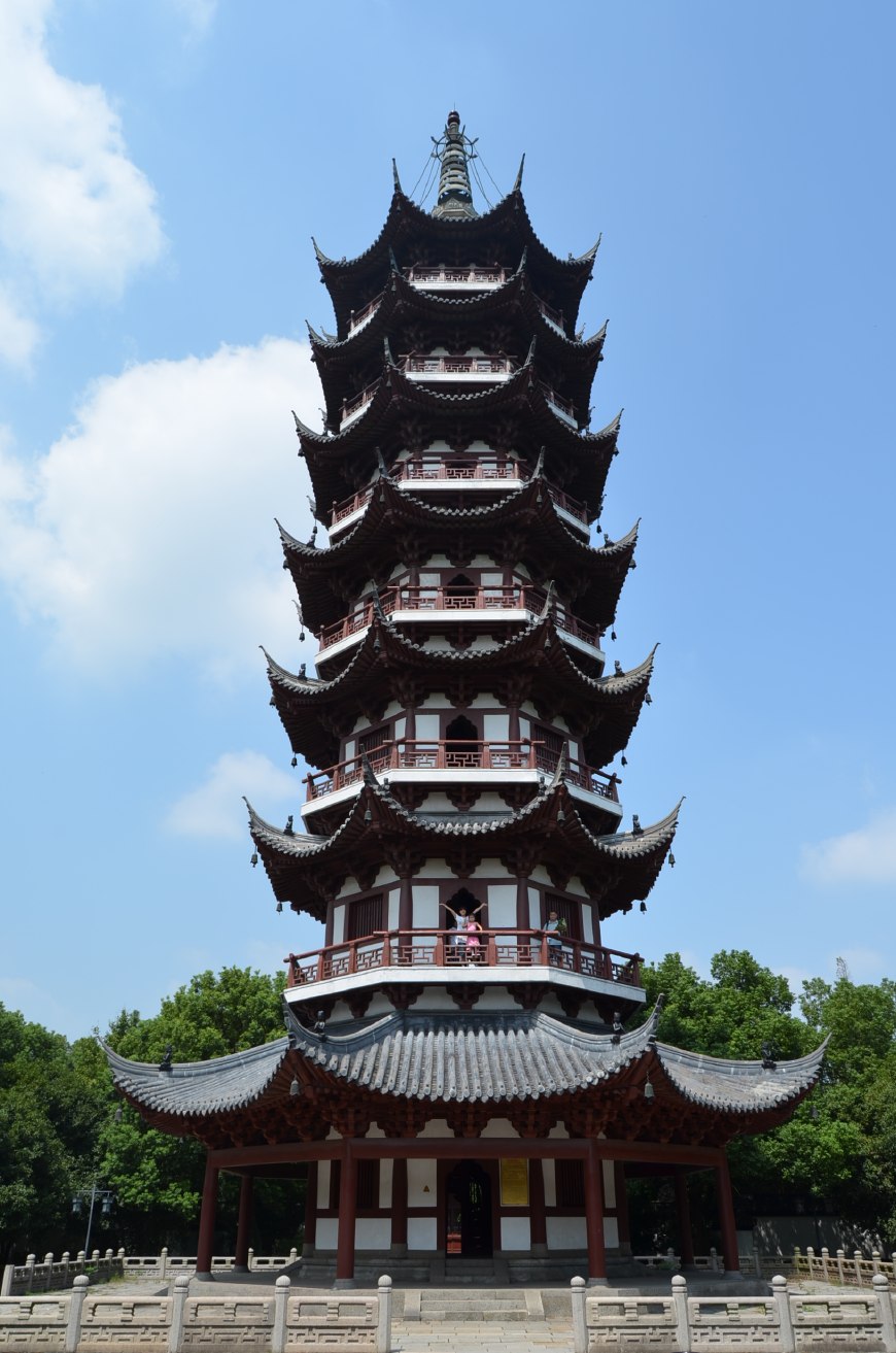 花七年时间根据红楼梦建起一座大观园,门票60元