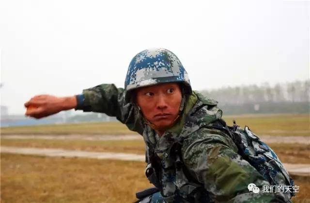 空降兵第二任雷神突击队队长史建强