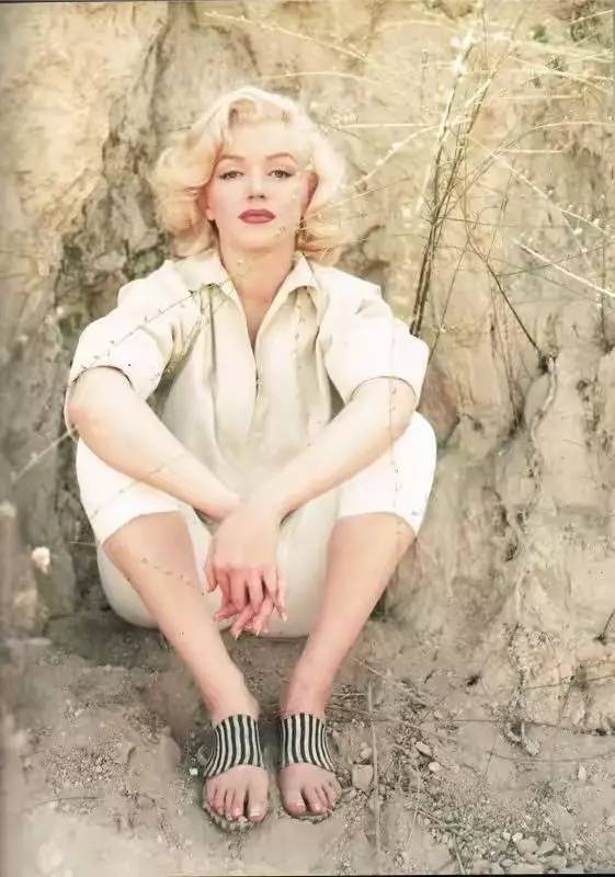 7.玛丽莲梦露不是有六根脚趾,人家只有五根!