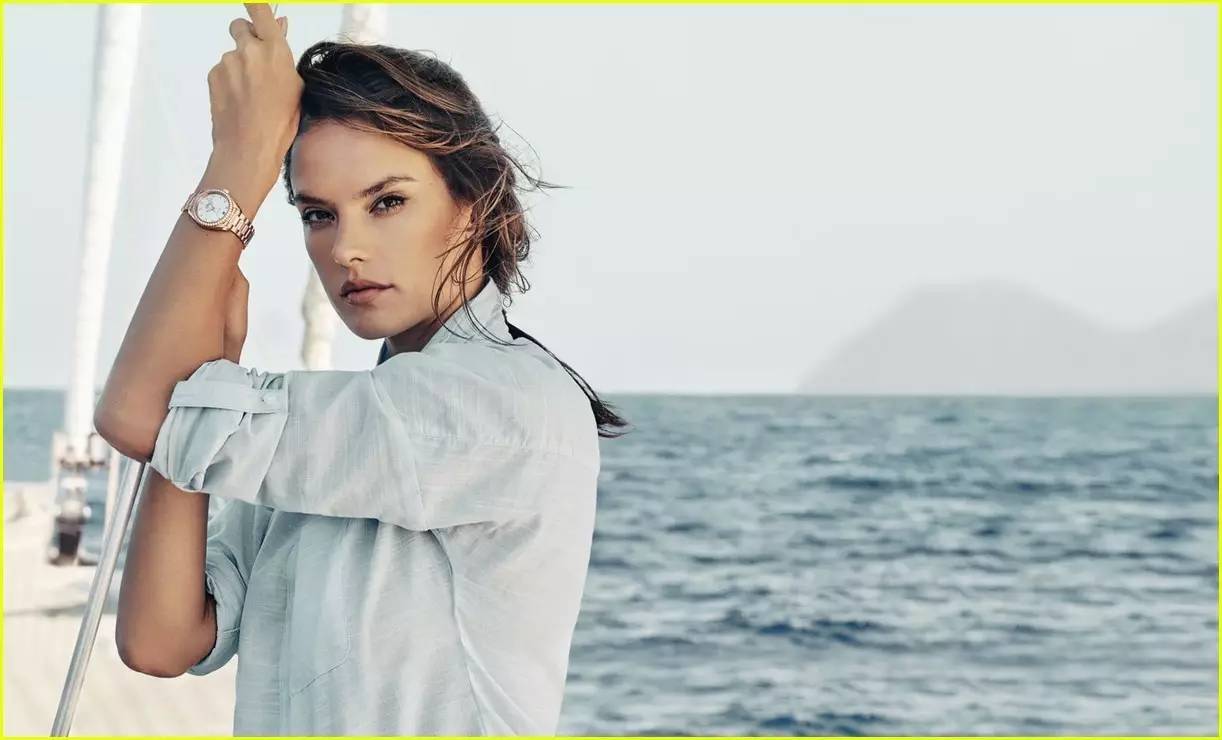 小雀斑和维密天神代言omega手表写真航海人生纵情驰骋