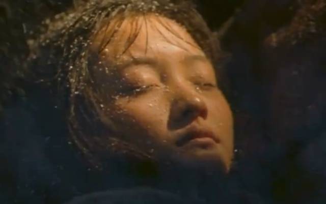 但是电影给了我们答案天浴——用上天的力量来洗净人世间的丑恶,污秽