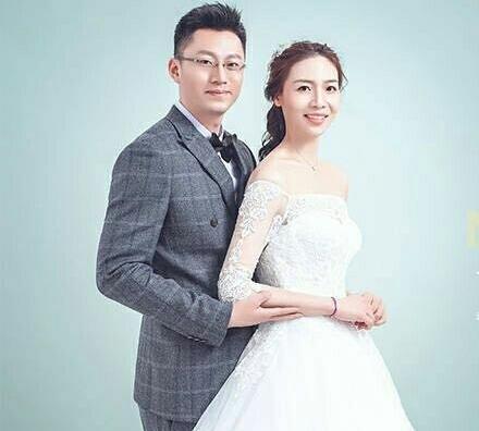 而中国女排一众元老和队员,比如郎平,陈忠和,赖亚文,安家杰等,以及